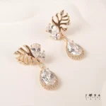 گوشواره سوارسکی پرطلایی نگیندار ژوپینگ