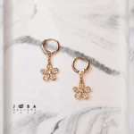گوشواره حلقه ای گل نگینی طلایی ژوپینگ
