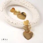 گوشواره میخی مینیمال سه قلب طلایی ژوپینگ