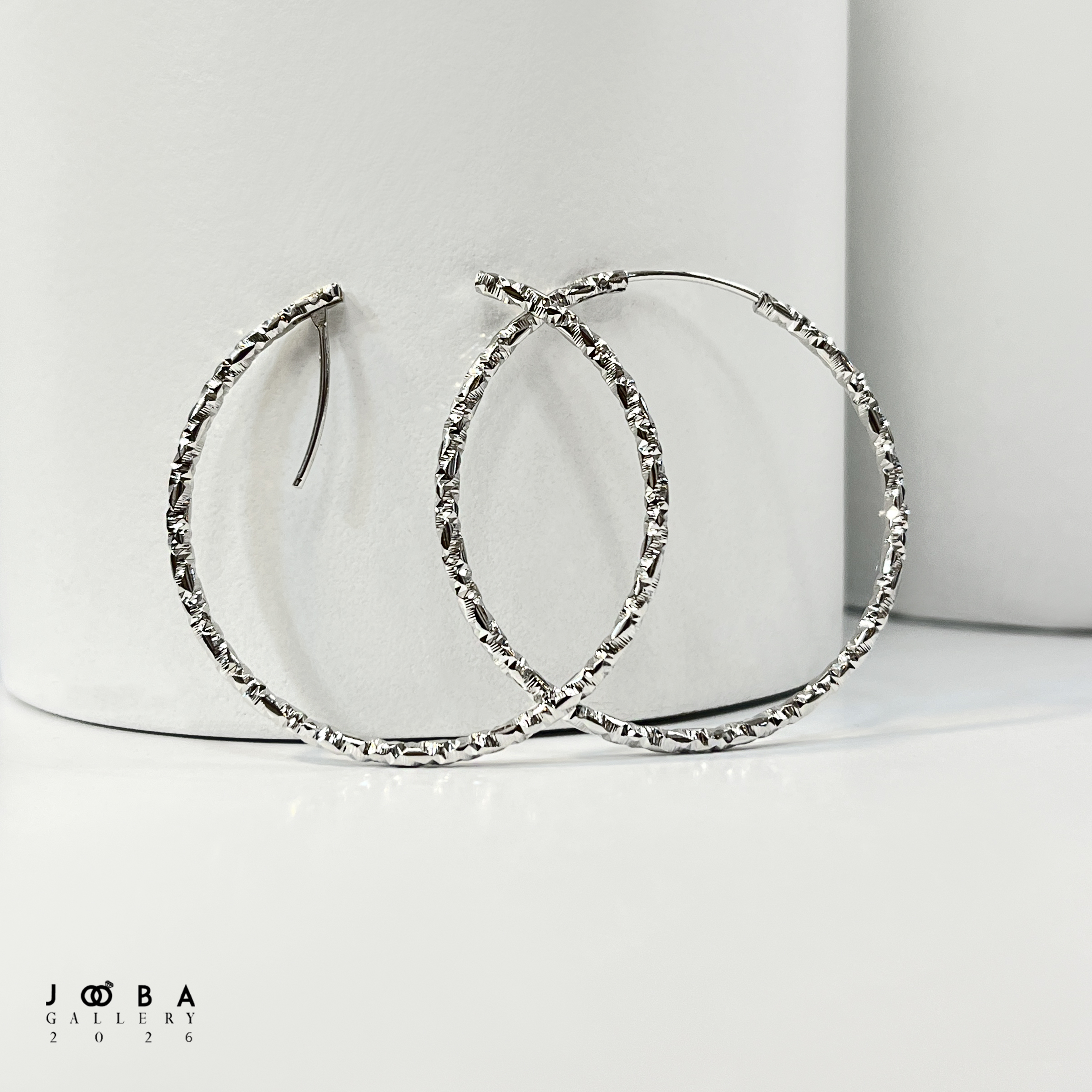 317080243-6.jpg گوشواره حلقه ای نقره ای تراشه ژوپینگ - Image 1